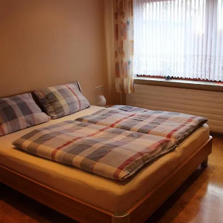 Meyer, 35176 * Schwerinsdorf